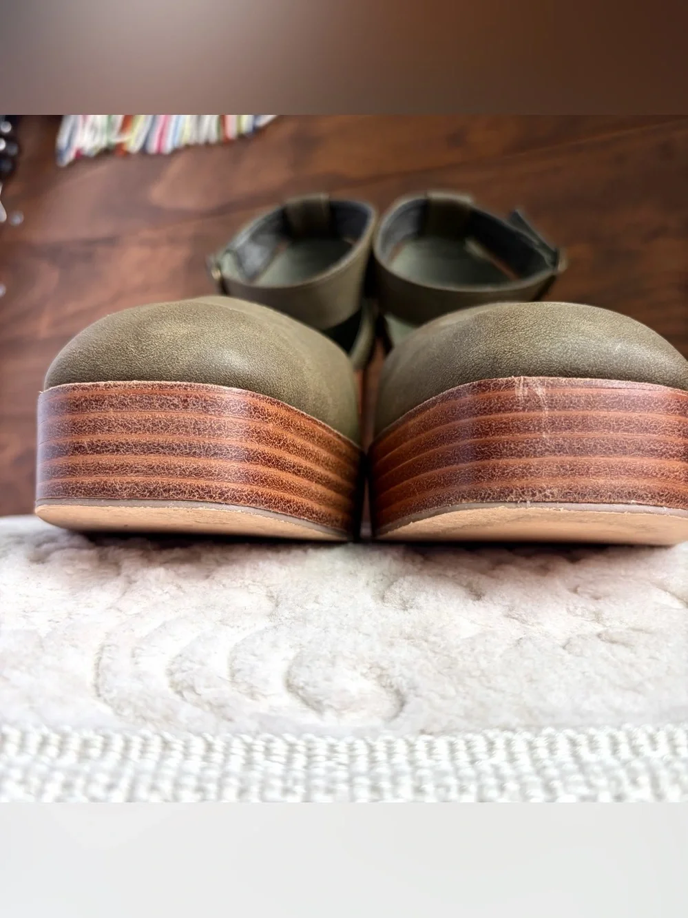 HOUSE OF HARLOW 1960 Sz 8.5M Green Platform Block Heel Earthy Boho Chic - Picture 10 of 16